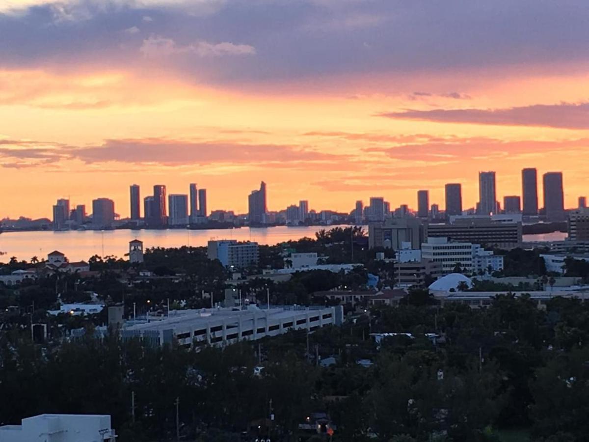 Fontainebleau Hotel One Bedroom Suite