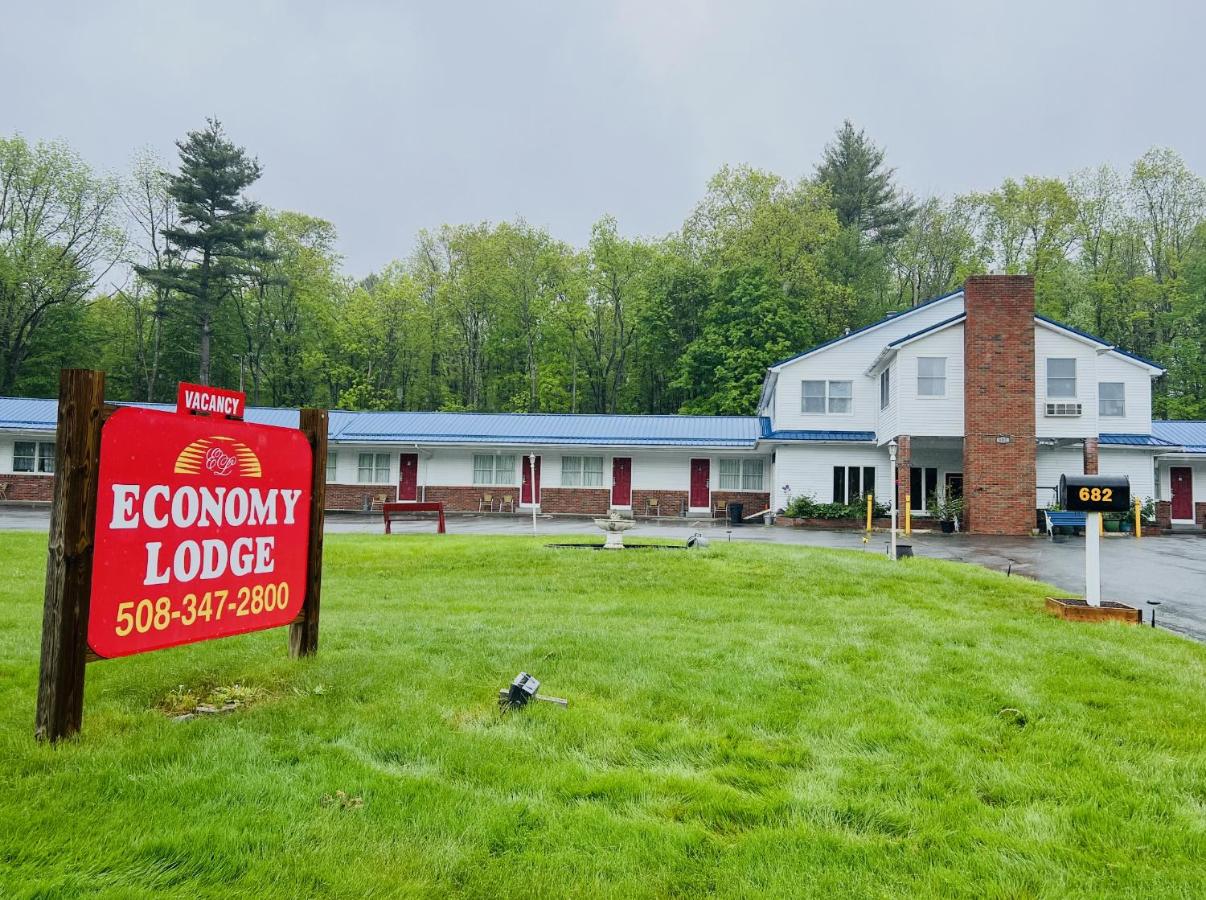 Economy Lodge — photo 1