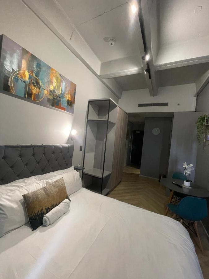 One Thibault Hotel - Sea-View Studio in Cape Town City Centre - 2