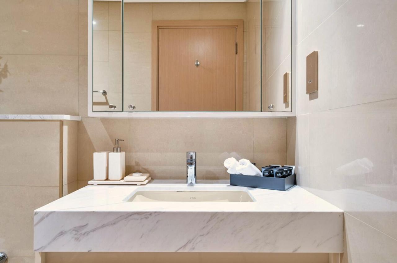 Urban Zen Sky Suite 1BR - Dubai Mall Access by Maxx Value homes - 3