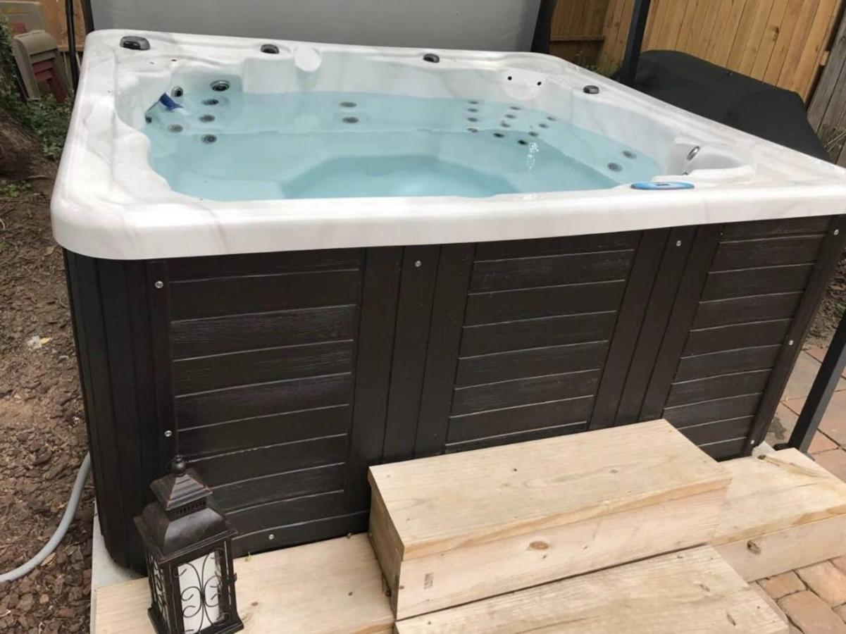 Lux East Nash-Hot Tub & Rooftop Patio - 4