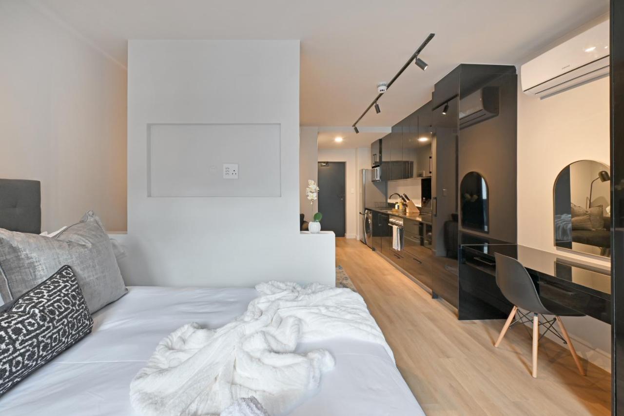 Nova - Chic City Studio Living at The Tokyo - 2