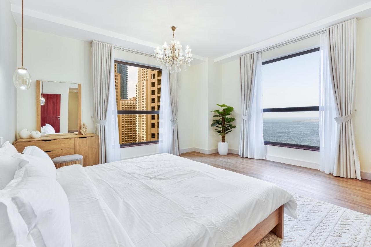 Savis Home Oceanfront Serenity and Marina Views