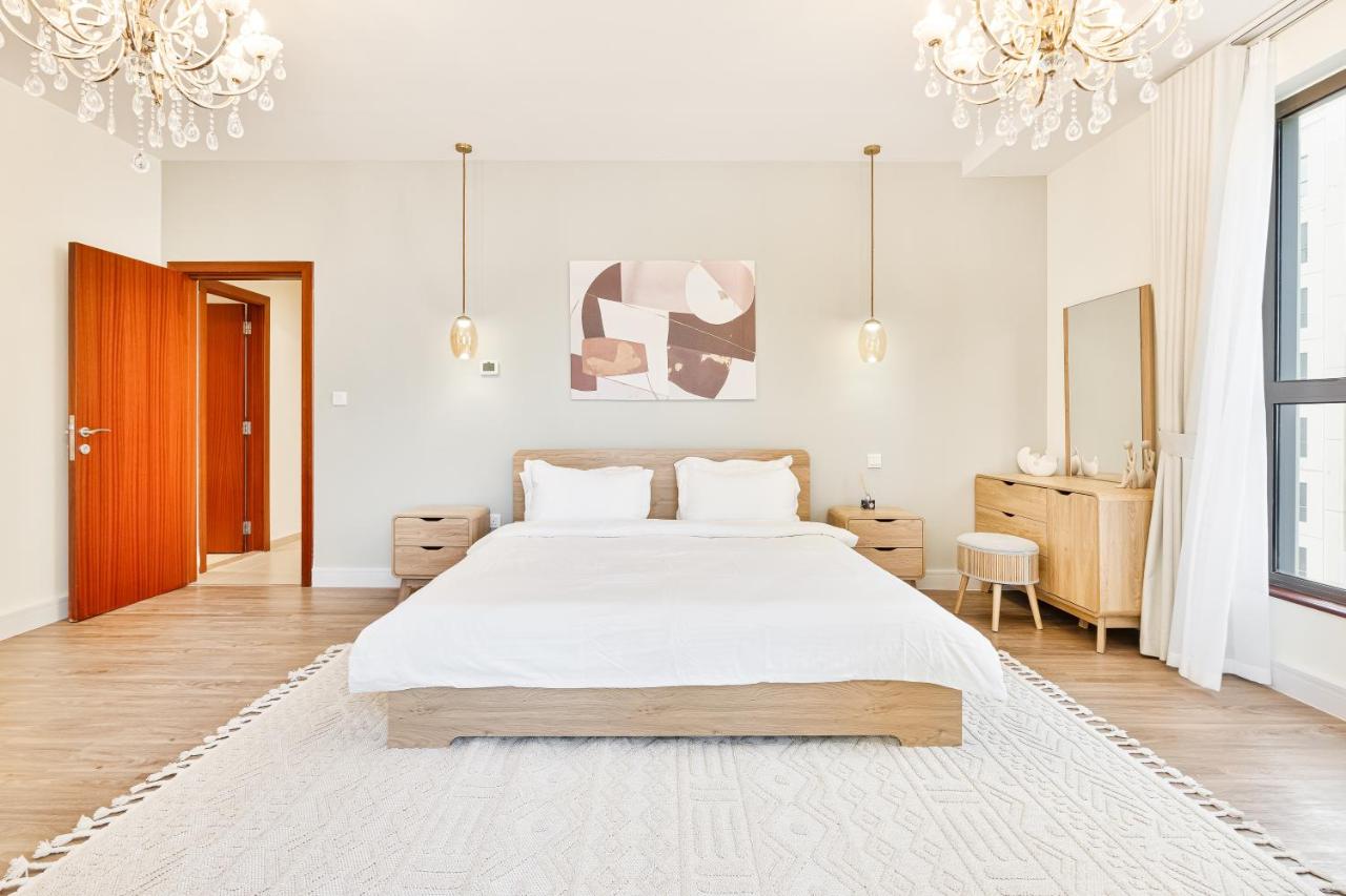 Savis Home Oceanfront Serenity and Marina Views - 2