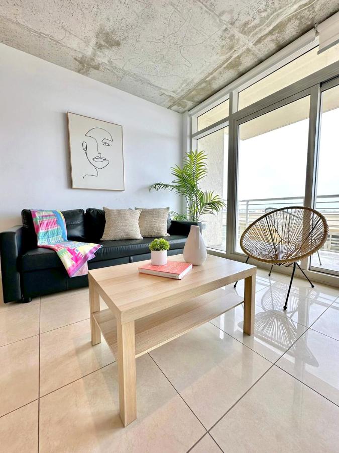 Stylish and Spacious Condo Prefect to Enjoy Miami! - 2