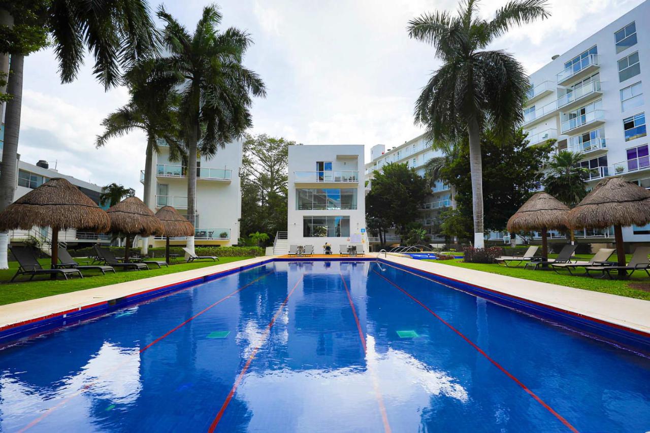 Spacious Apartment with Gym & Pool Cancun - 3