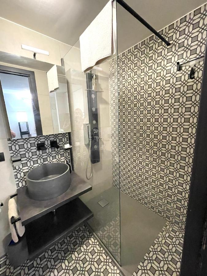 A Romantic Terrace in Colosseum - 3