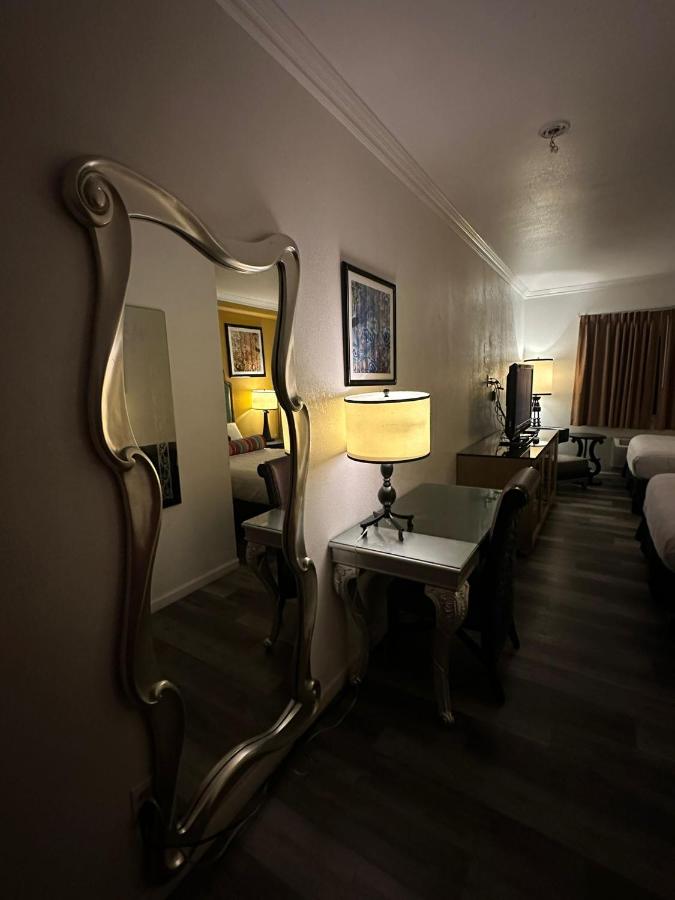 Knights Inn Bakersfield — photo 19