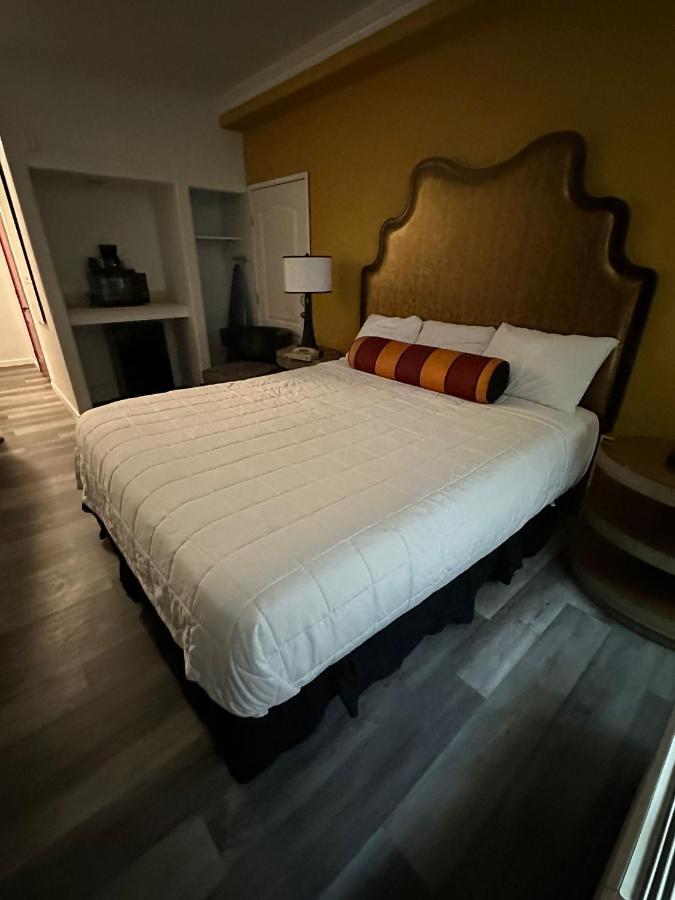 Knights Inn Bakersfield — photo 10