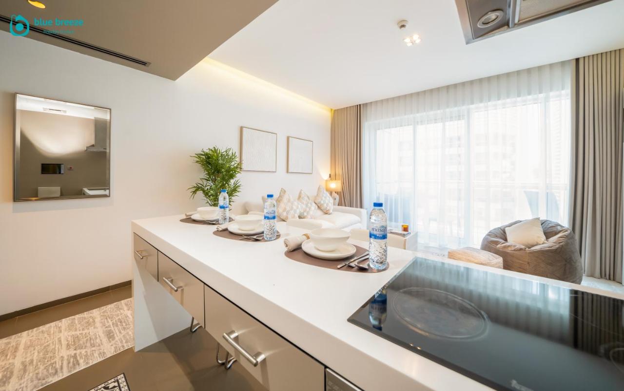 Blue Breeze - Modern Apt with Partial Marina Views & Balcony - 3