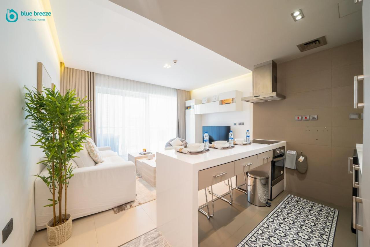 Blue Breeze - Modern Apt with Partial Marina Views & Balcony - 4