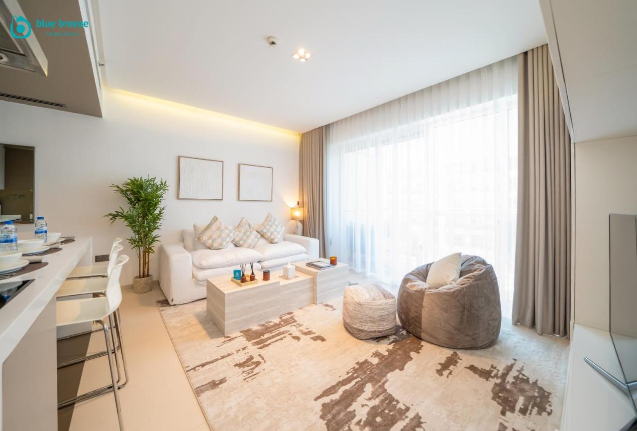 Blue Breeze - Modern Apt with Partial Marina Views & Balcony - 2