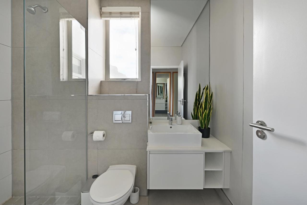 Shyla - Chic 2-Bed Apt with stunning Mountain Views - 3