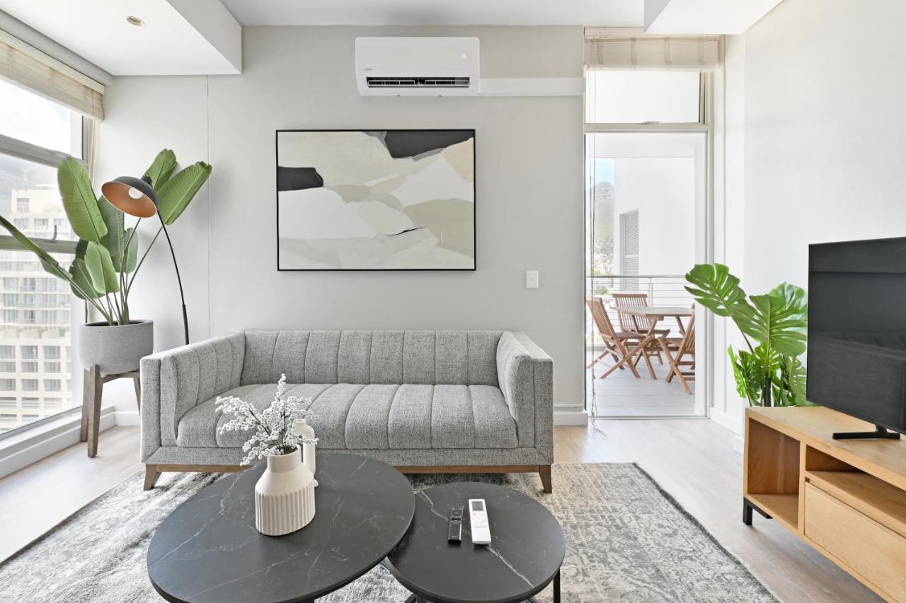 Shyla - Chic 2-Bed Apt with stunning Mountain Views - 5