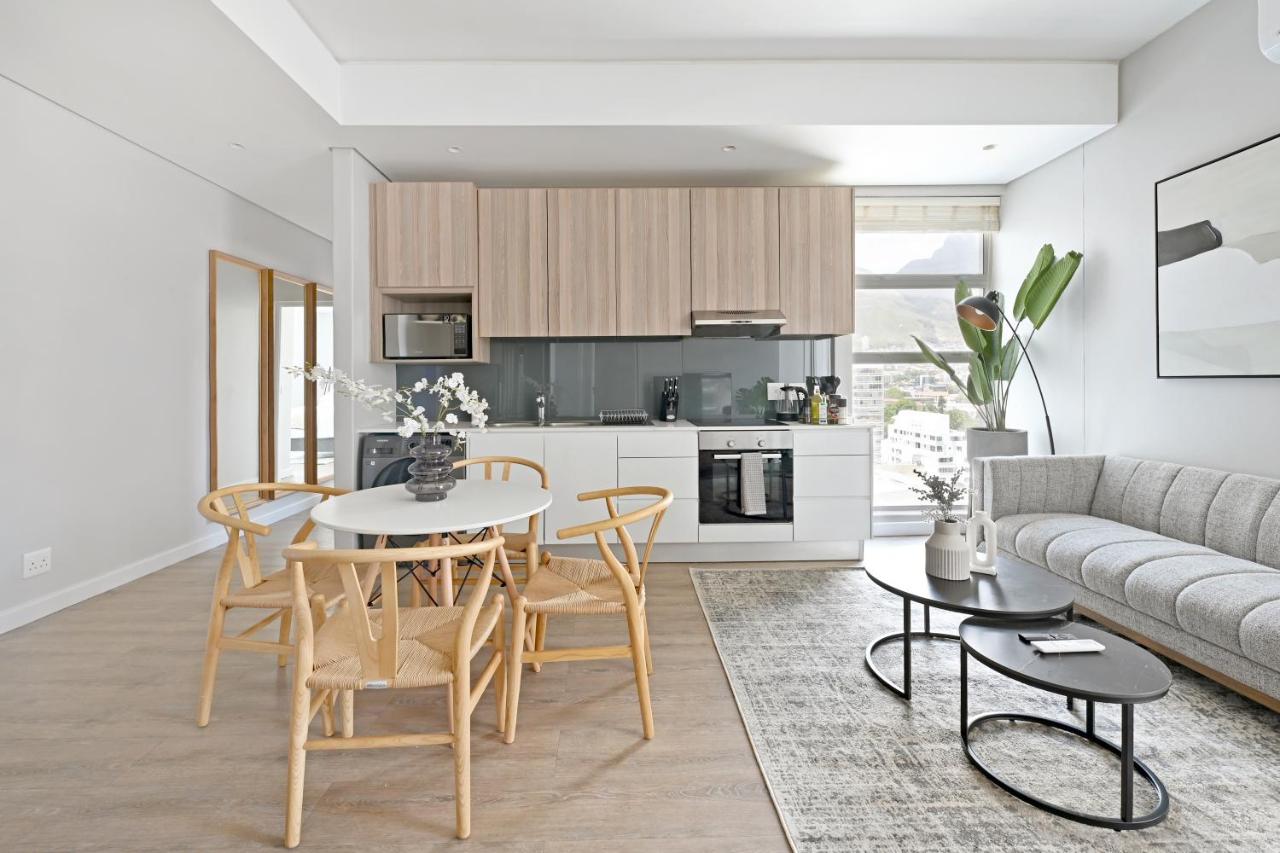 Shyla - Chic 2-Bed Apt with stunning Mountain Views - 4