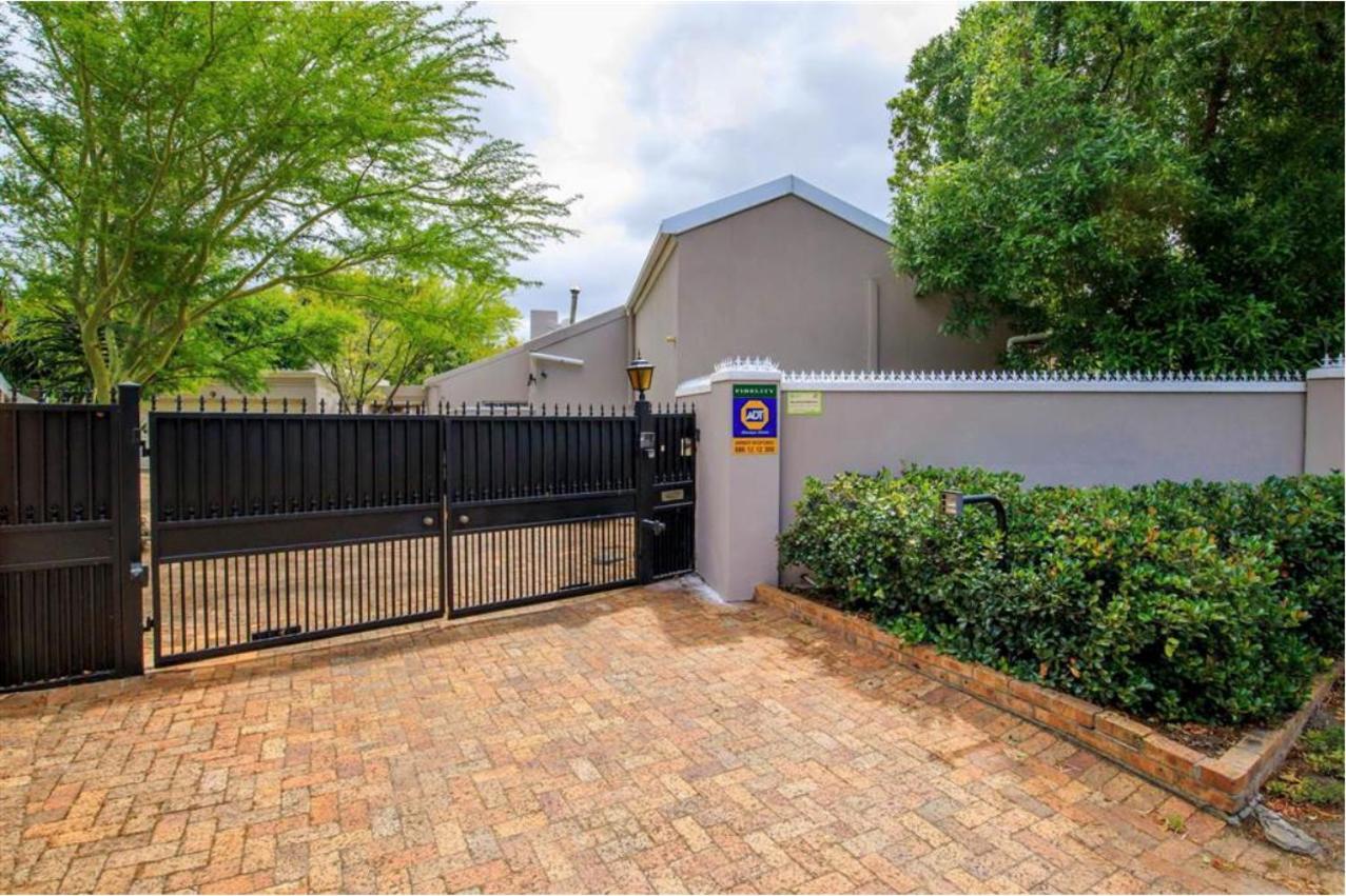 Cozy Cottage in Constantia