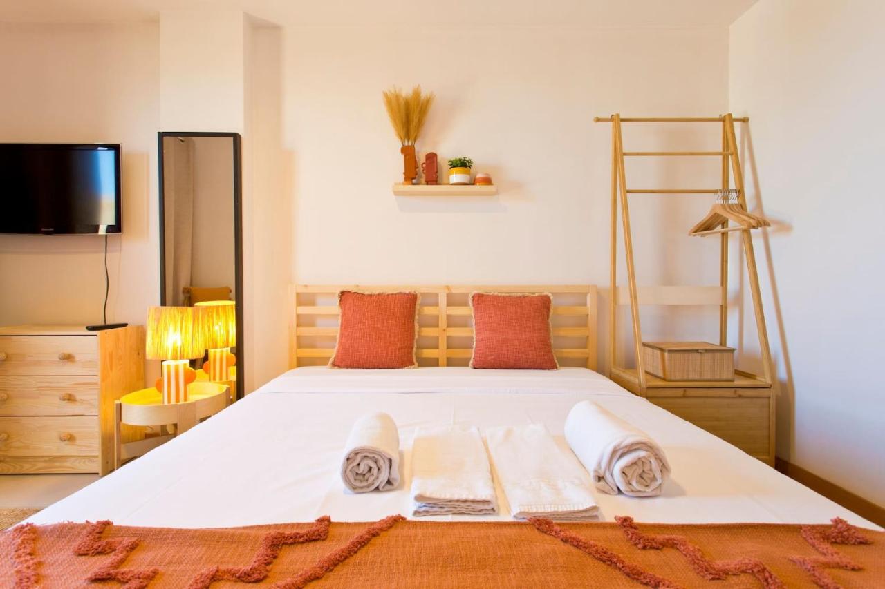 Aposentus - Contemporary Comfort - 2