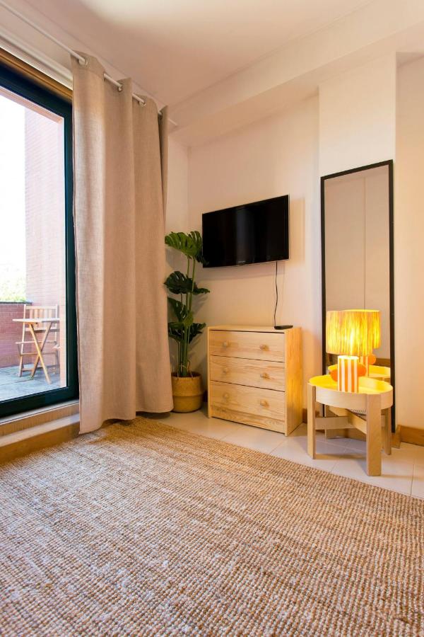 Aposentus - Contemporary Comfort - 5