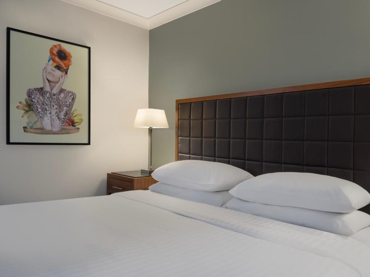 Deluxe Queen Room with Sofa Bed