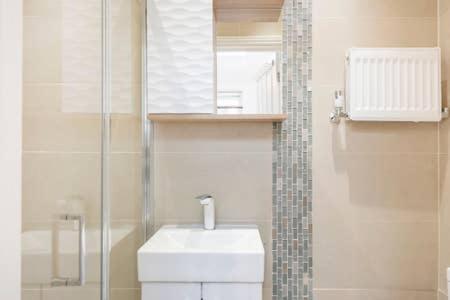 Modern Studio Flat- Camden Town King's Cross Zone 1 - 3