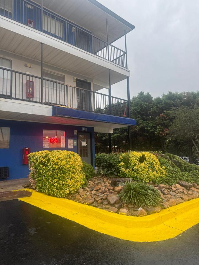 Live In Lodge Extended Stay Riverdale — photo 8