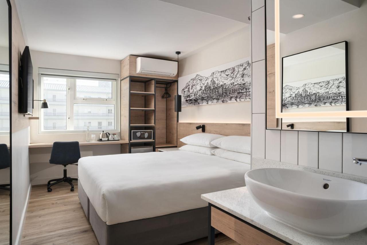 Protea Hotel by Marriott Cape Town Sea Point - 2