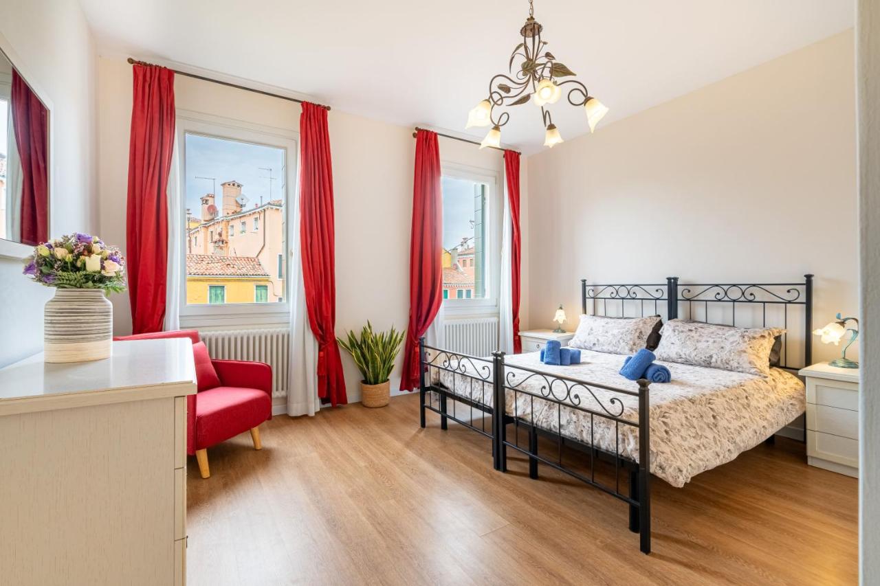 Vista Canale, 4 ospiti, 2 camere e 2 bagni - 2