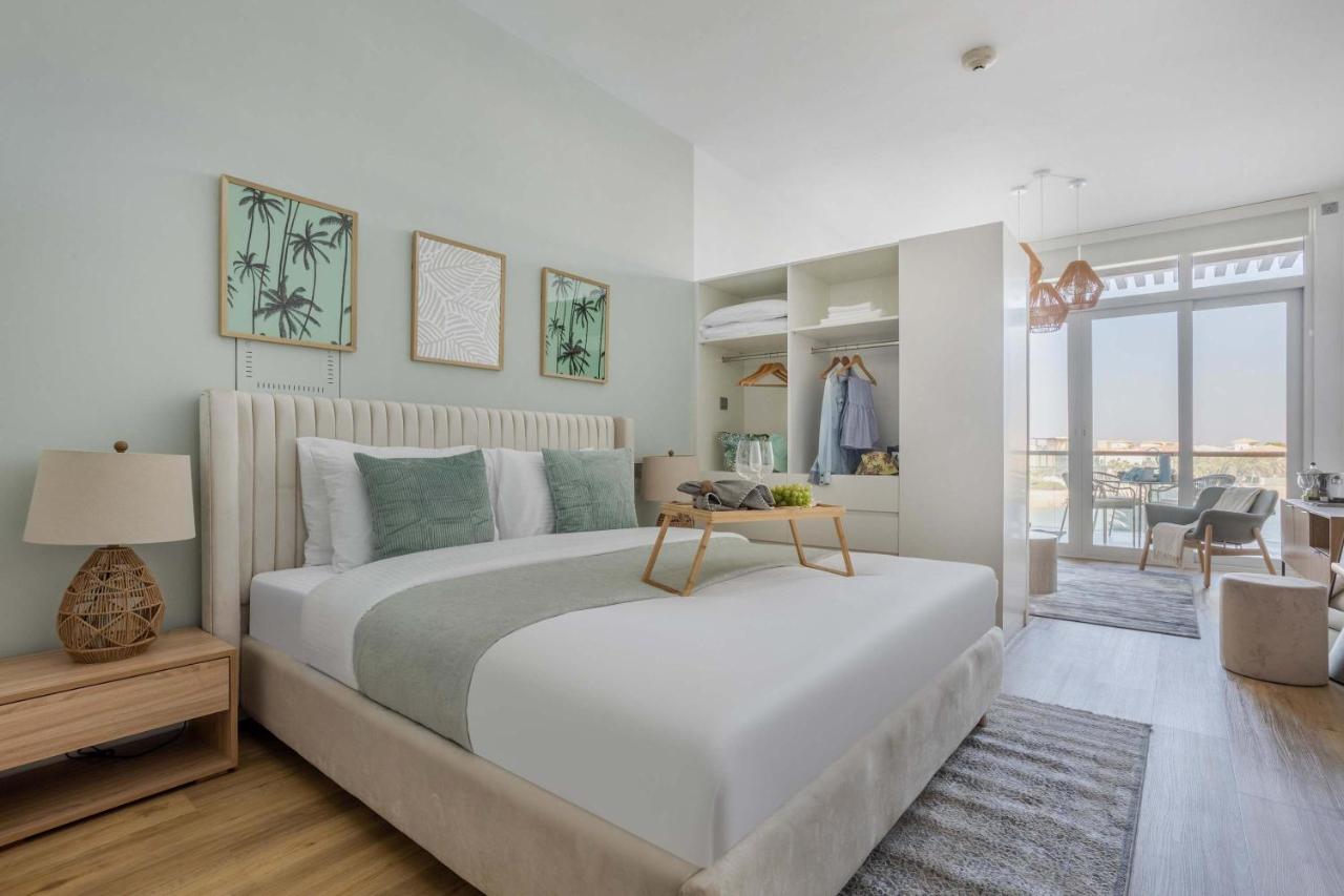 Frank Porter - Palm Views East - 4