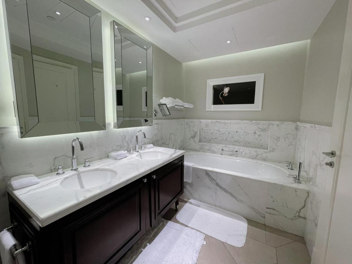 Apt Dubai Downtown - 3