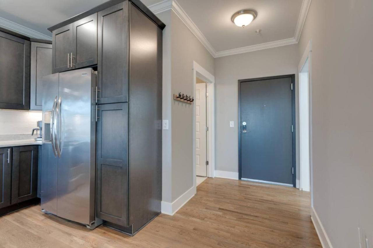 Stunning Nations Condo Minutes from Broadway - 3