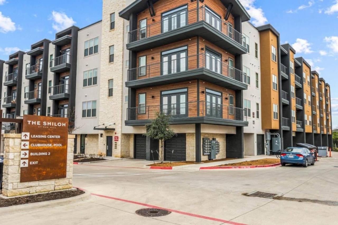 Luxurious New Unit 1Bd1Ba Pool, Golf Sim - 3