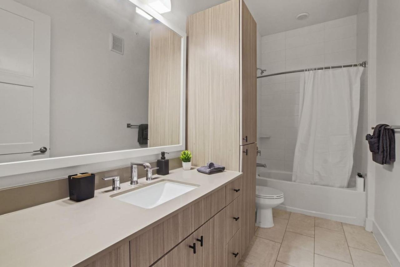 Pampering New Unit Studio 1Ba Pool, Golf Sim - 3