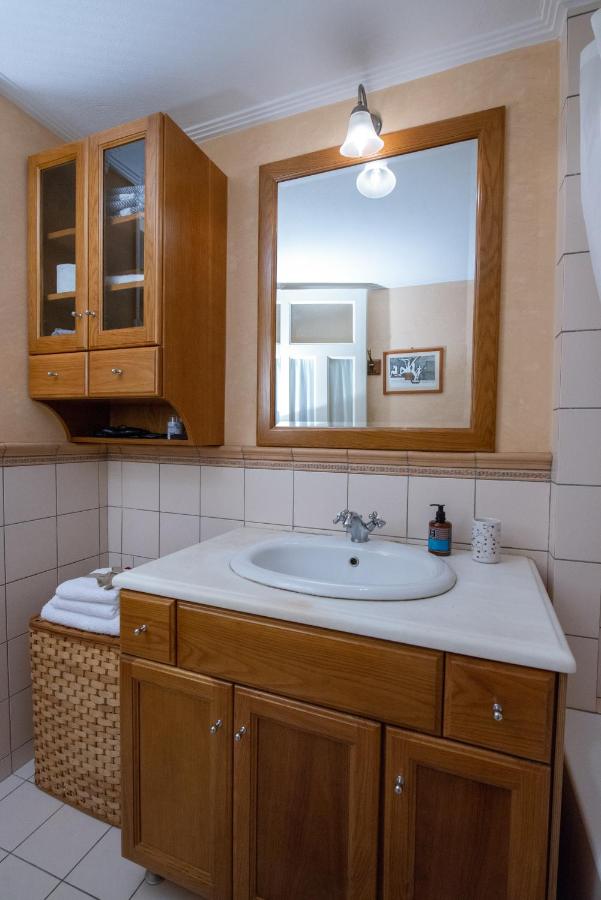 Garden-studio in a mansion-Athens-Chalandri center - 3