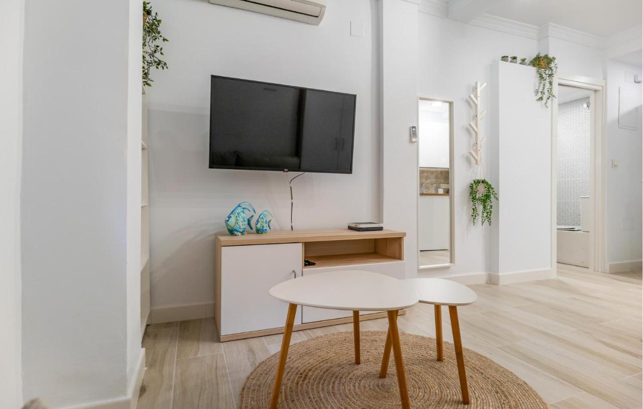 Beautiful Apartment In Fuengirola - 4