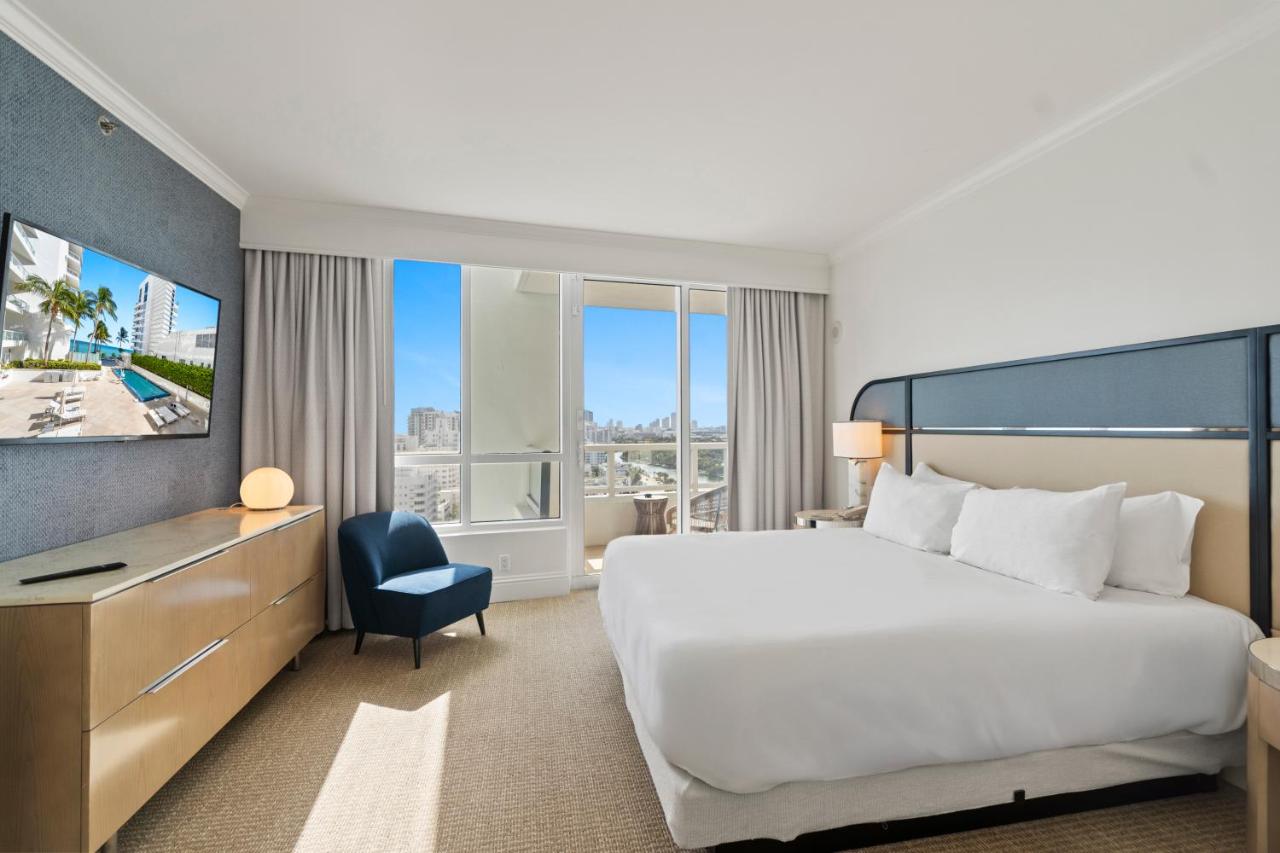 Fontainebleau Hotel One Bedroom Suite - 5