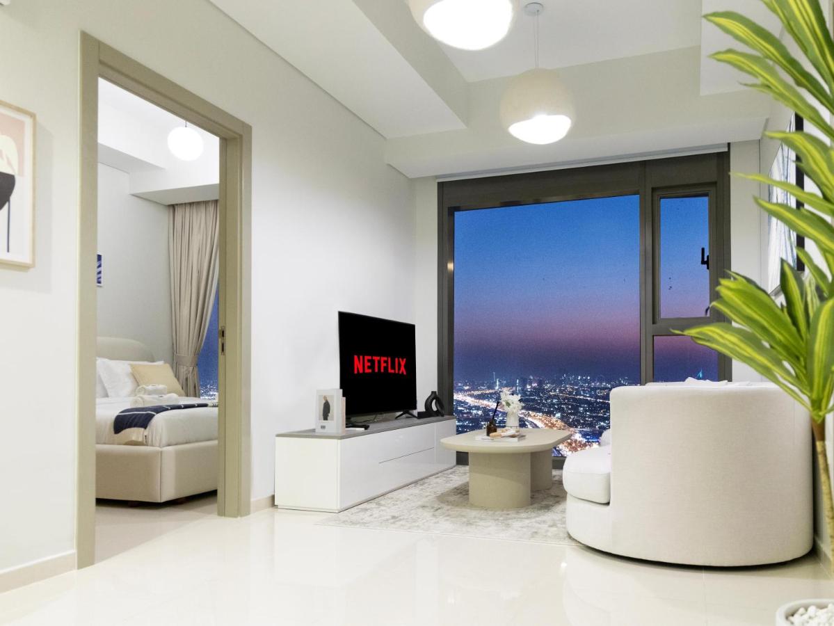 Aykon Luxury Sky Collection Suites with Sea View by HSHOME - 4