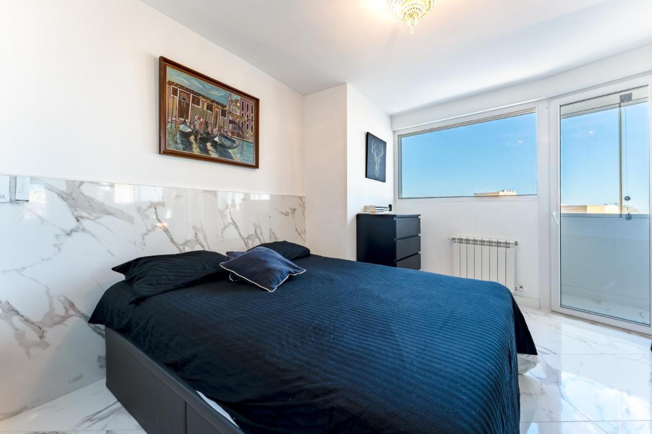 CT 352 - Faro's Torremolinos City Towers 1 - Walking distance to everything - 4