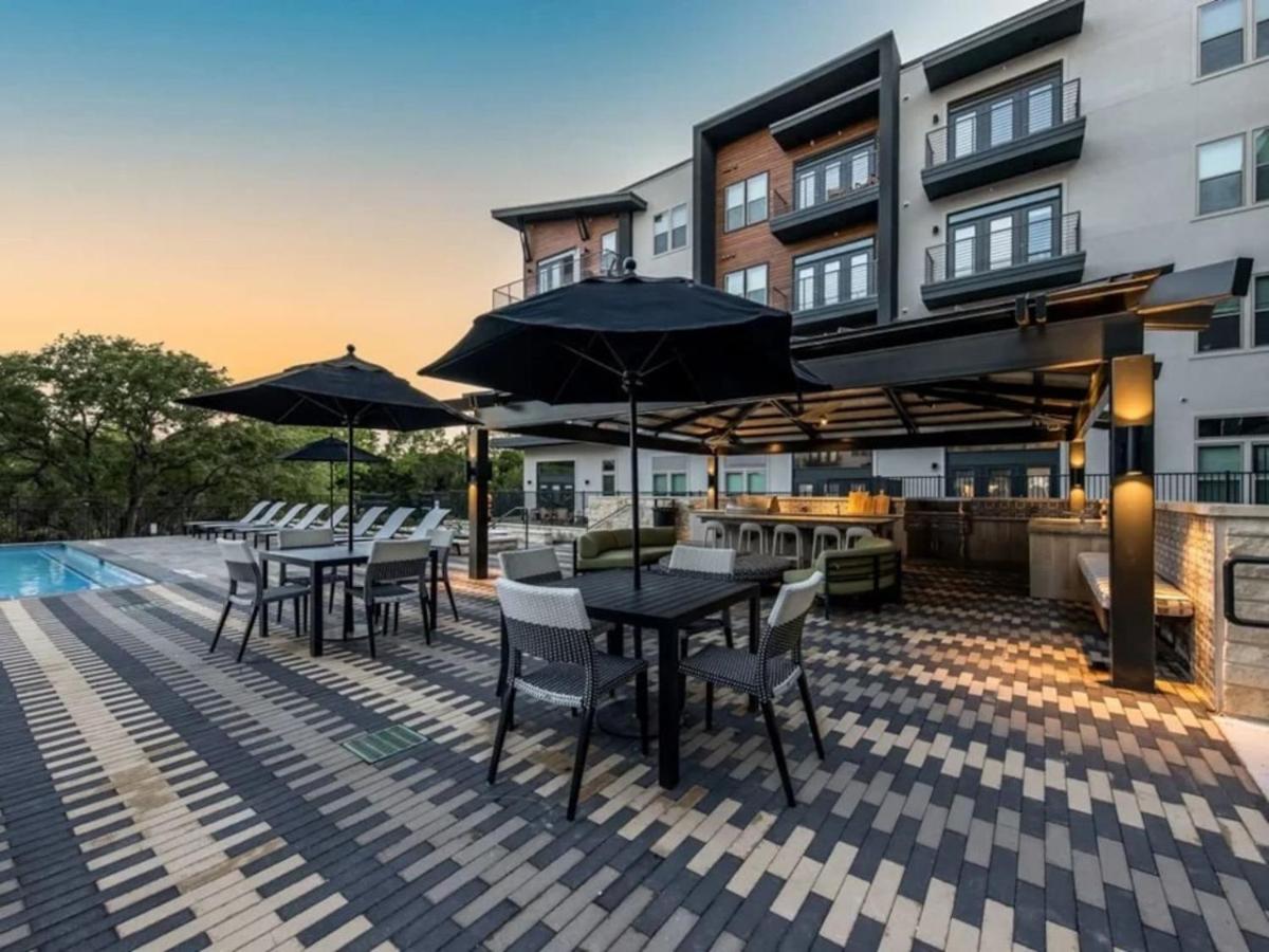 Luxurious New Unit 1Bd1Ba Pool, Golf Sim - 3