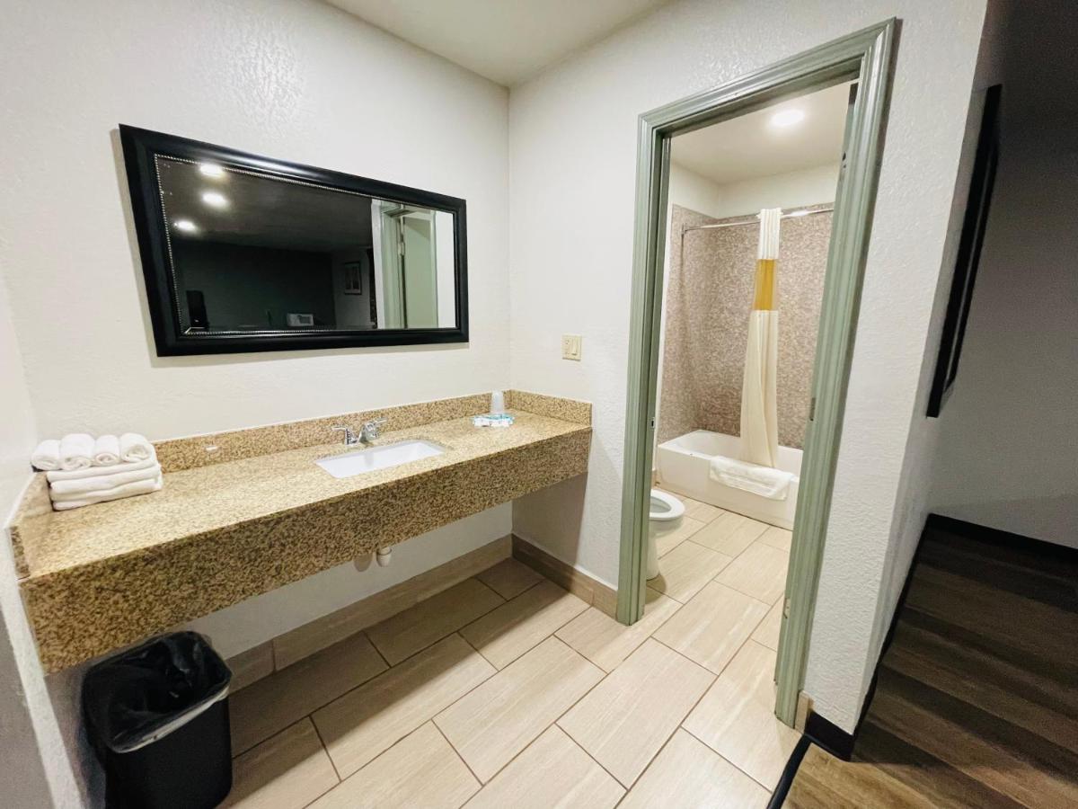 Budget Inn Ada — photo 10