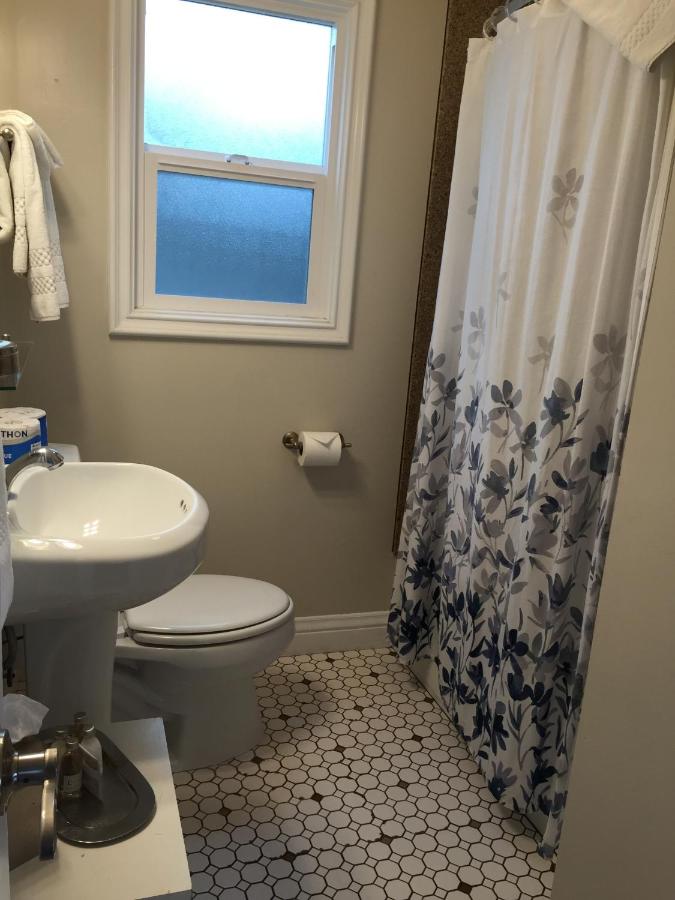 Beach Bungalow Inn and Suites — photo 22