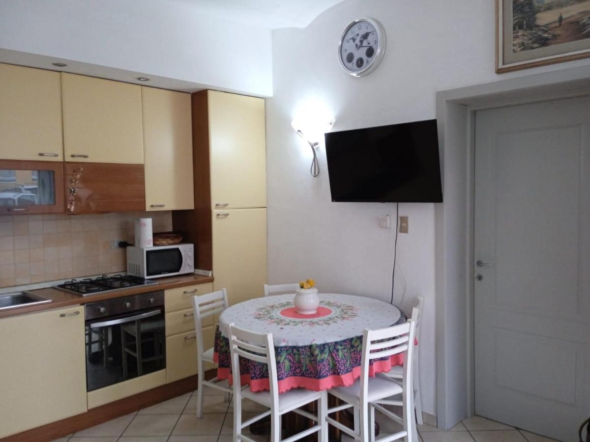 Intero Appartamento Con Cucina E Bagno Privato - 4