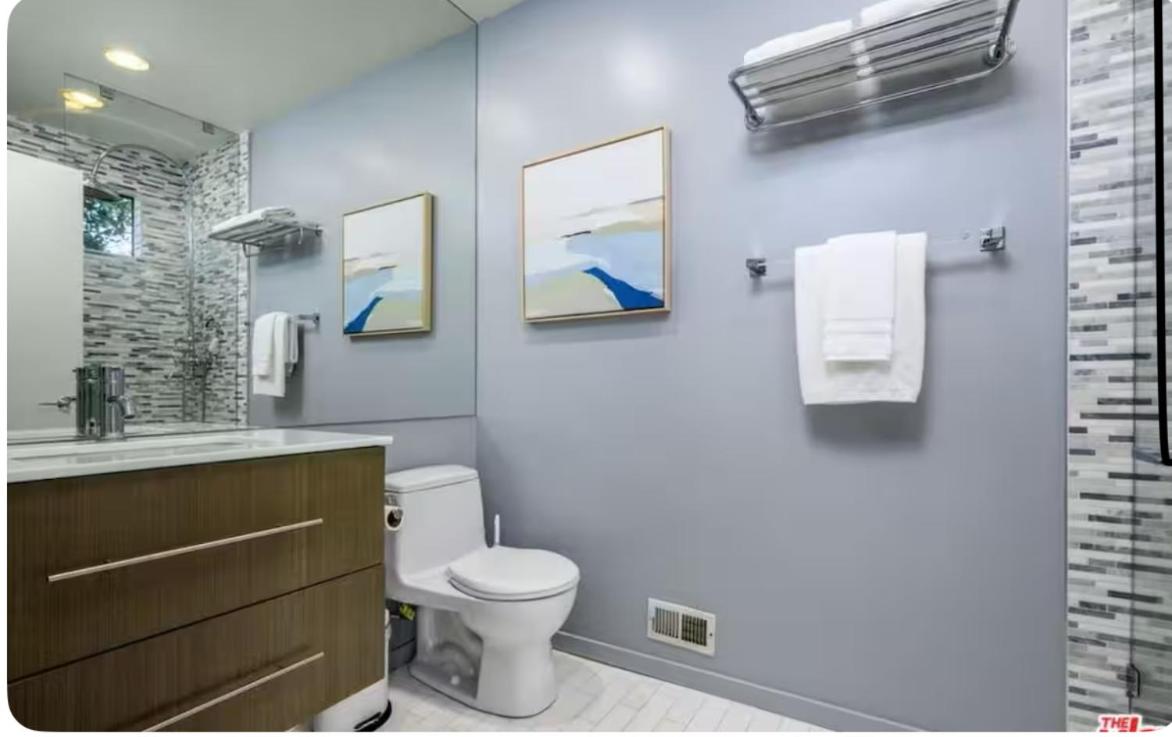 Secluded Luxury Hollywood Hills Retreat - 3