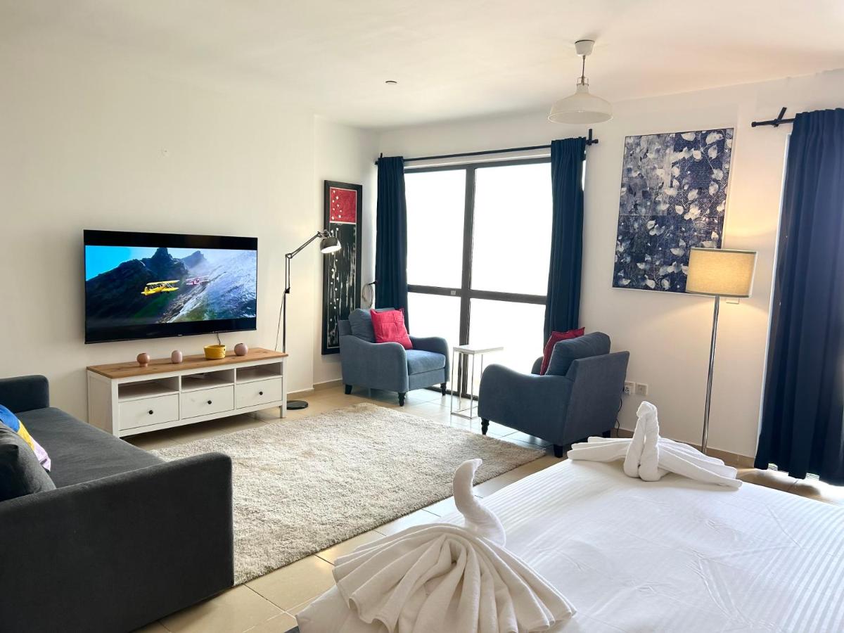 Breathtaking Sea and Palm View Spacious Studio with Vibrant Vibes in JBR By SWEET HOMES - 5