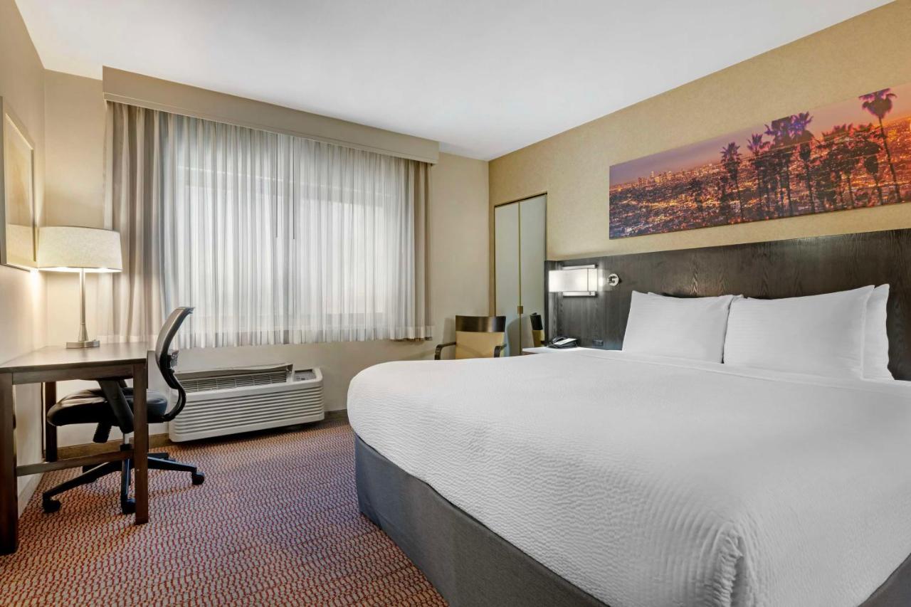 Best Western Royal Palace Inn & Suites - 2