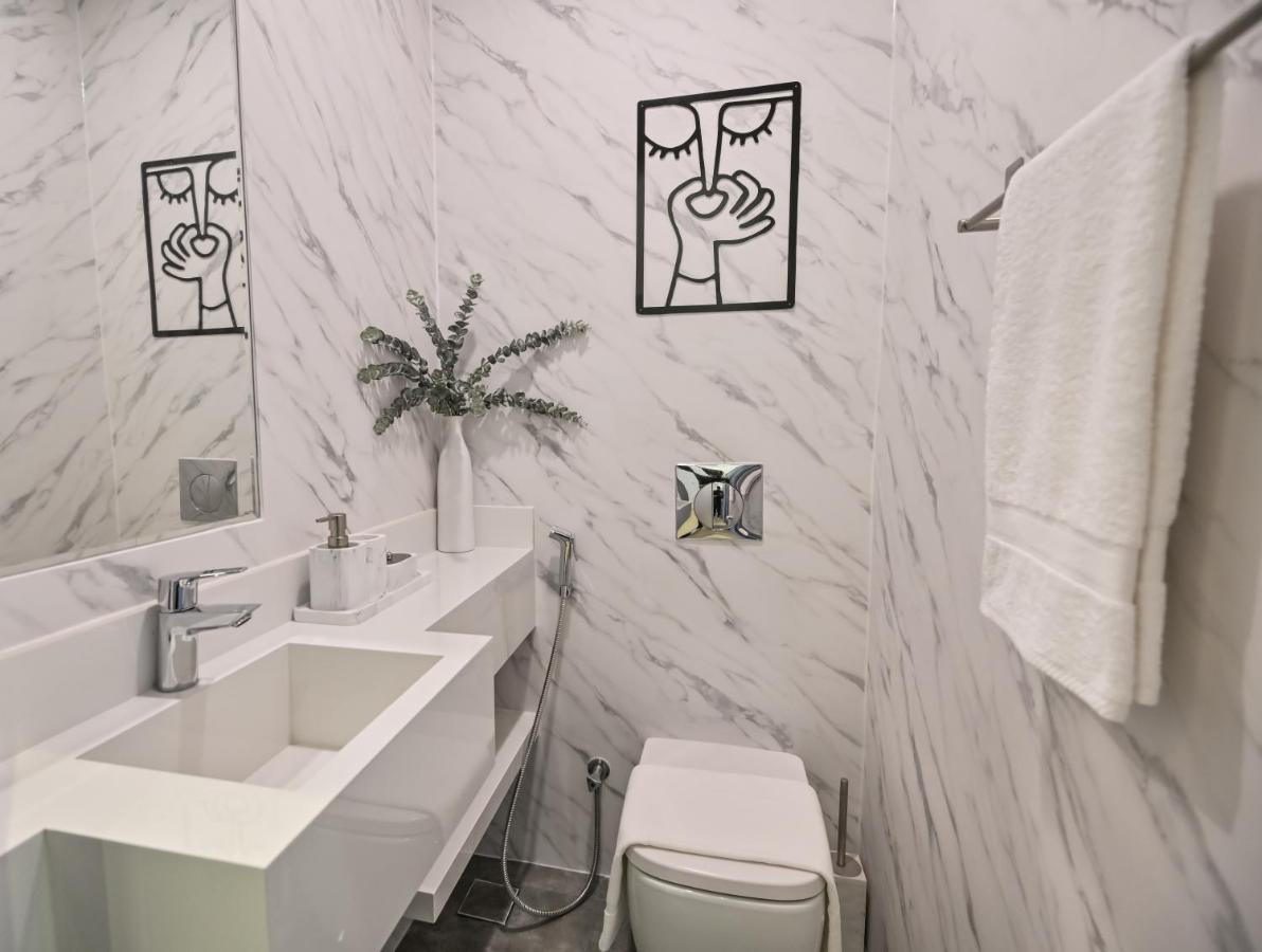 Azure Residences a Beachfront Getaway on Palm Jumeirah - 3