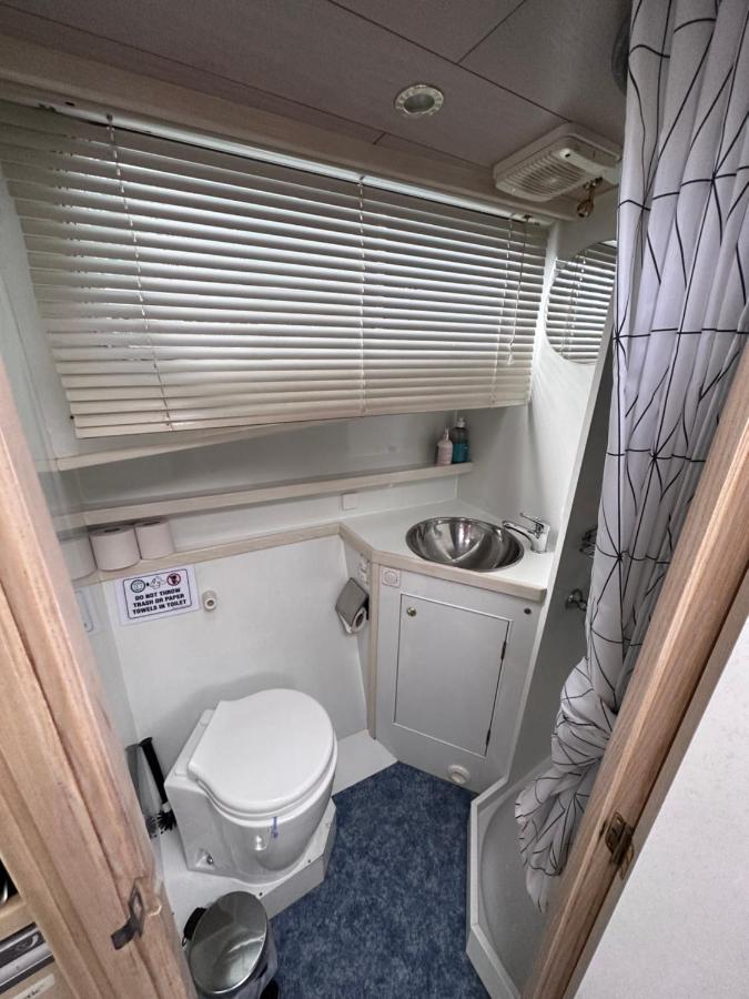 Luxury Houseboat - 2