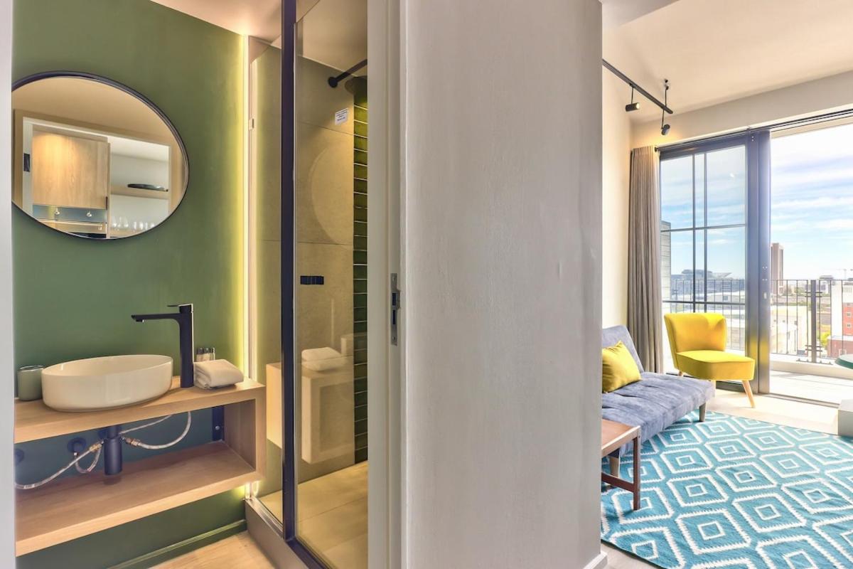 Loft Style Apartment in of the heart of East City. Views&Balcony - 3