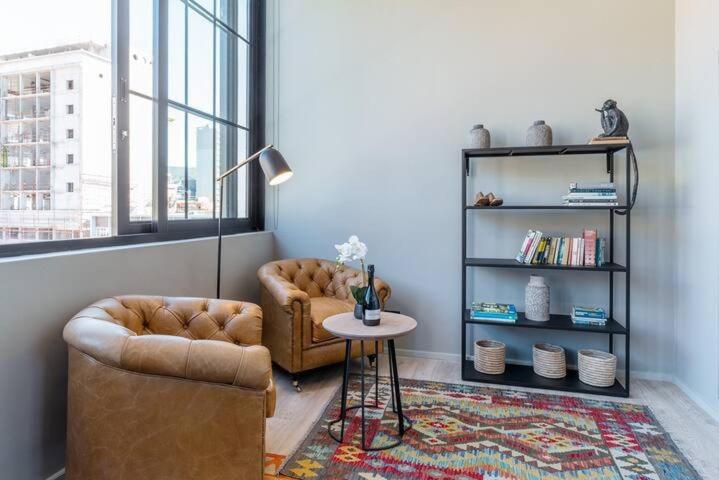 Loft Style Apartment in of the heart of East City. Views&Balcony - 5