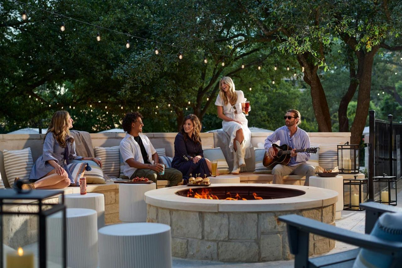 Renaissance Austin Hotel - 3