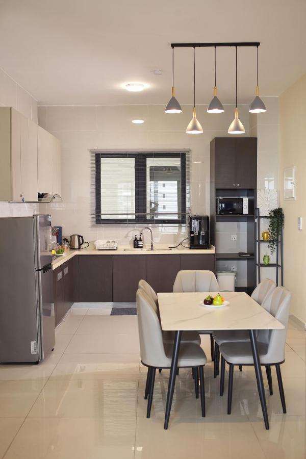 Danga Bay 3BR - Secret Lounge - Netflix - Dryer - 4